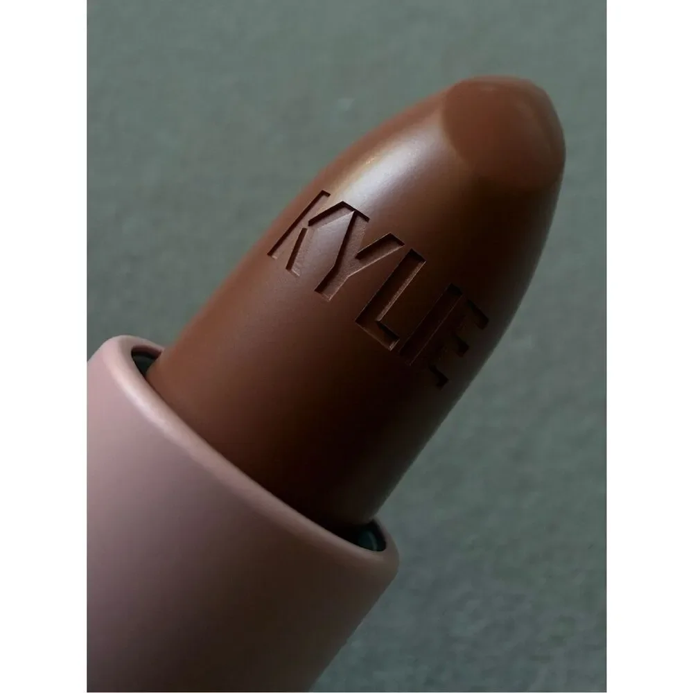 Kylie Jenner Crème Lipstick 613 If Looks Could Kill Nude Brown Women Makeup